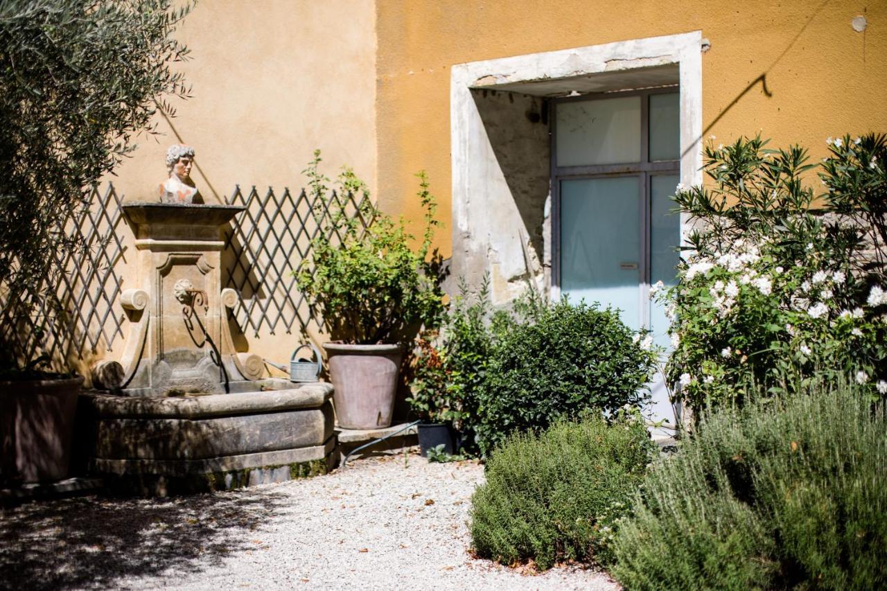 Domaine De Blanche Fleur Hotel Chateauneuf-de-Gadagne ภายนอก รูปภาพ