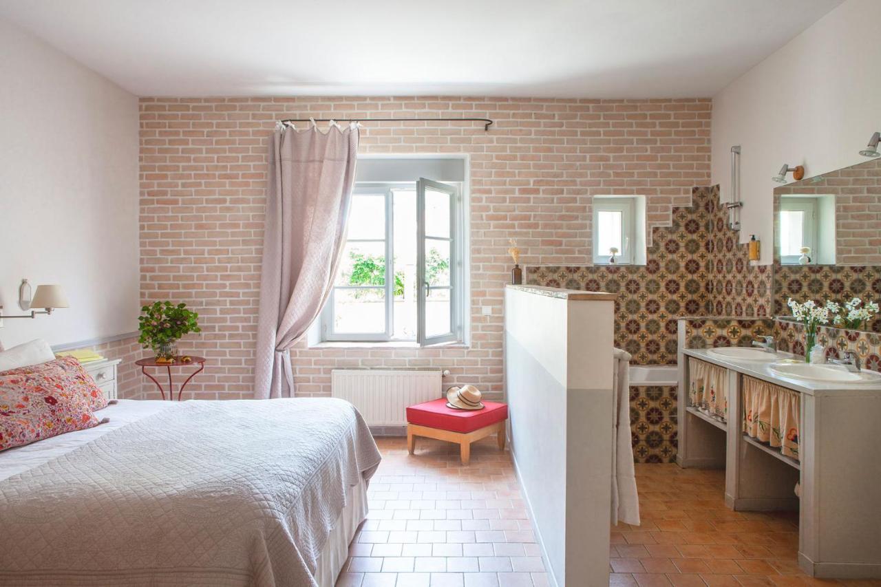 Domaine De Blanche Fleur Hotel Chateauneuf-de-Gadagne ภายนอก รูปภาพ