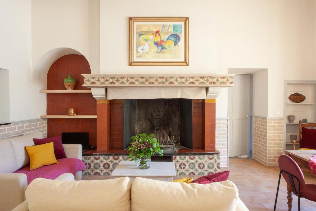 Domaine De Blanche Fleur Hotel Chateauneuf-de-Gadagne ภายนอก รูปภาพ