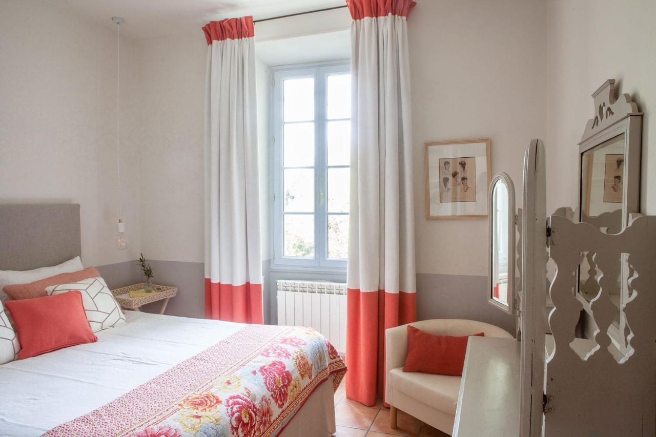 Domaine De Blanche Fleur Hotel Chateauneuf-de-Gadagne ภายนอก รูปภาพ
