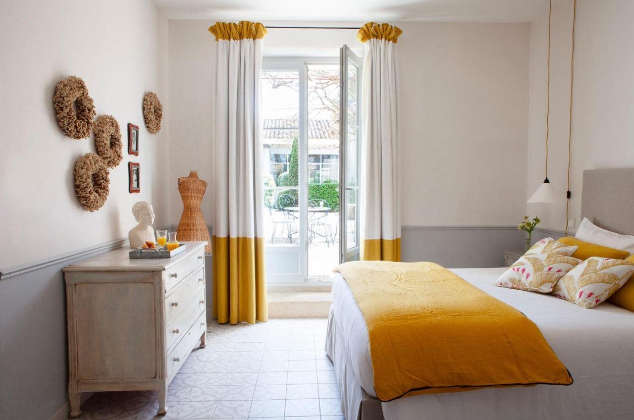 Domaine De Blanche Fleur Hotel Chateauneuf-de-Gadagne ภายนอก รูปภาพ