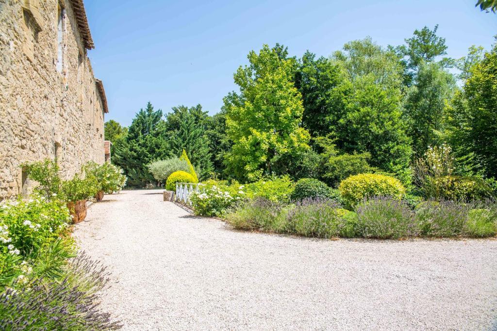 Domaine De Blanche Fleur Hotel Chateauneuf-de-Gadagne ภายนอก รูปภาพ